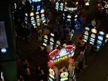 Gran sala de un casino internacional